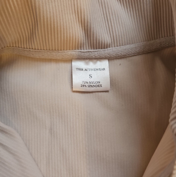 Three Piece Set - Picture 5 of 5